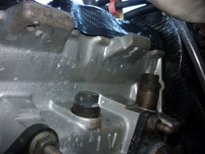 spacer on cylinder head