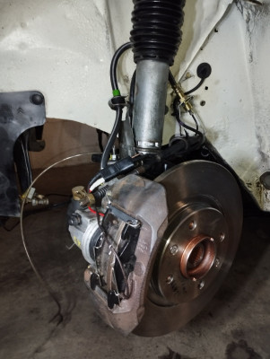 BX front wheel and suspension